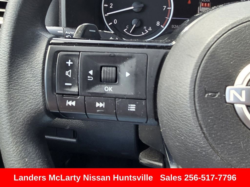 Used 2023 Nissan Rogue SV image 24