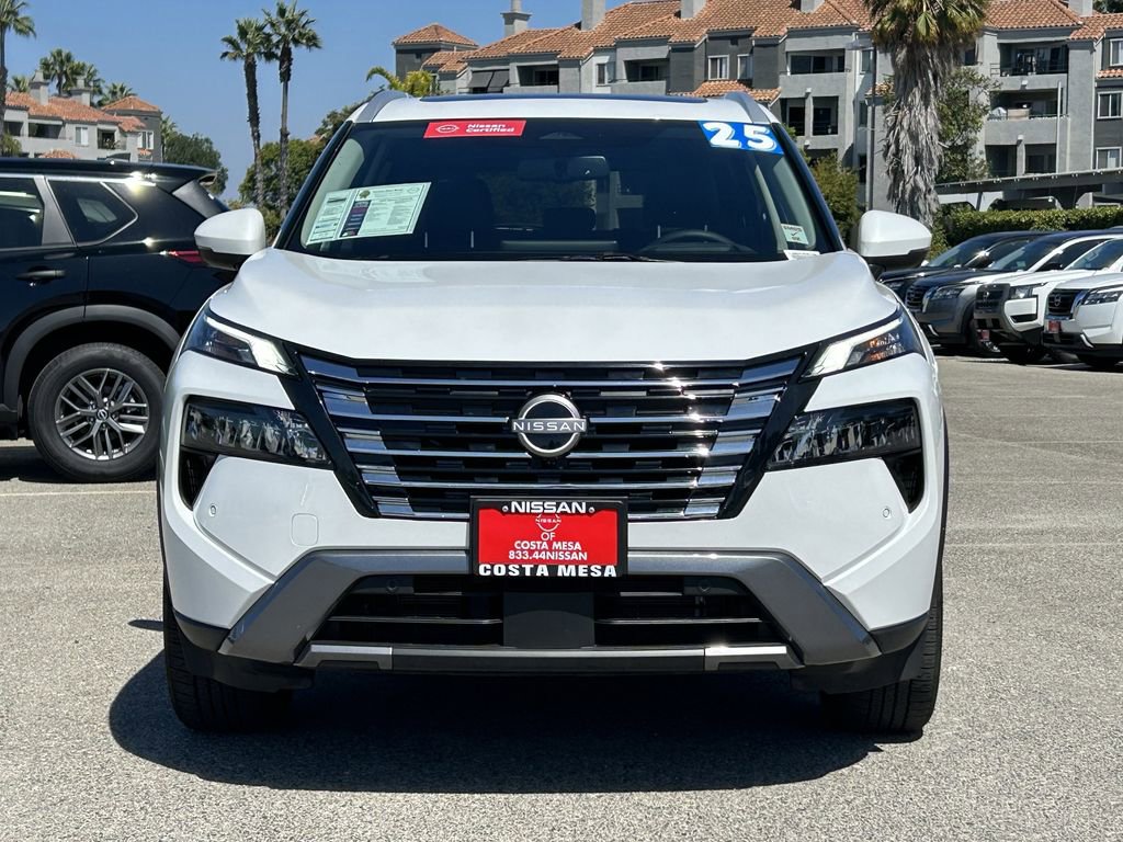 Used 2025 Nissan Rogue SL w/ SL Premium Package image 6