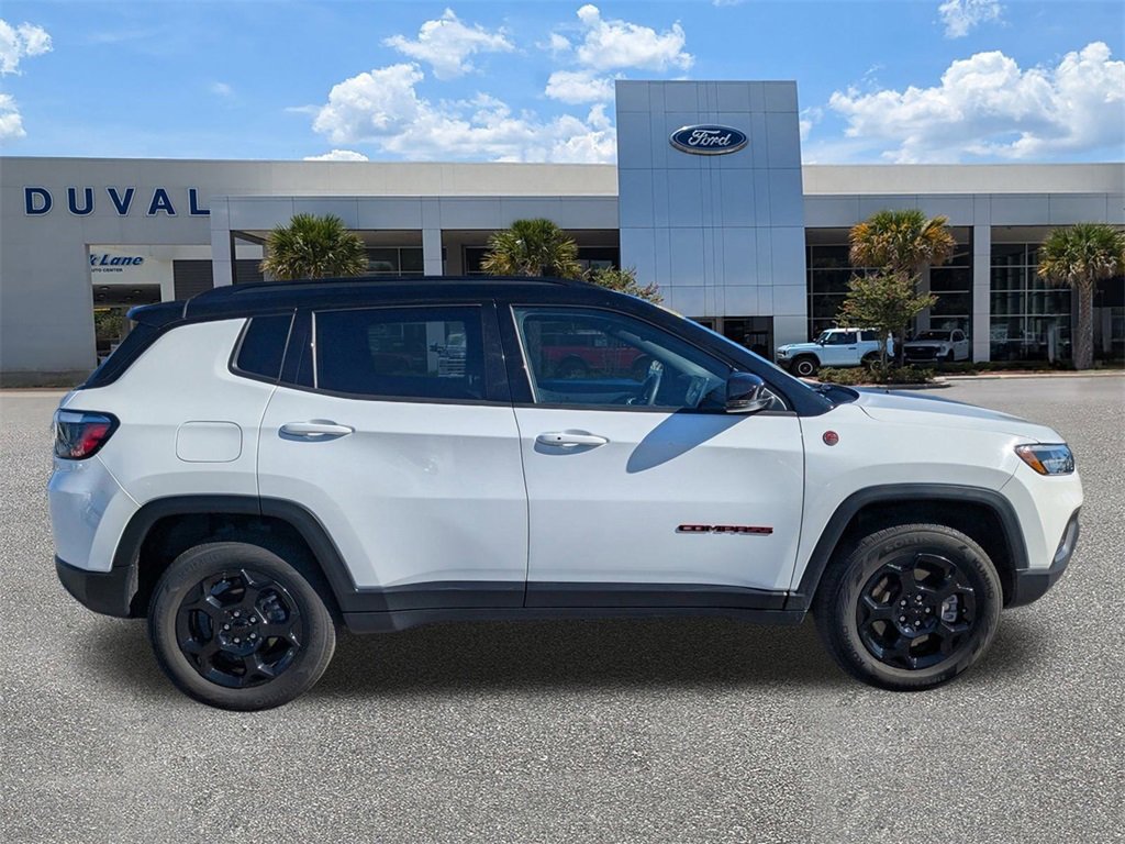 Used 2024 Jeep Compass Trailhawk image 3