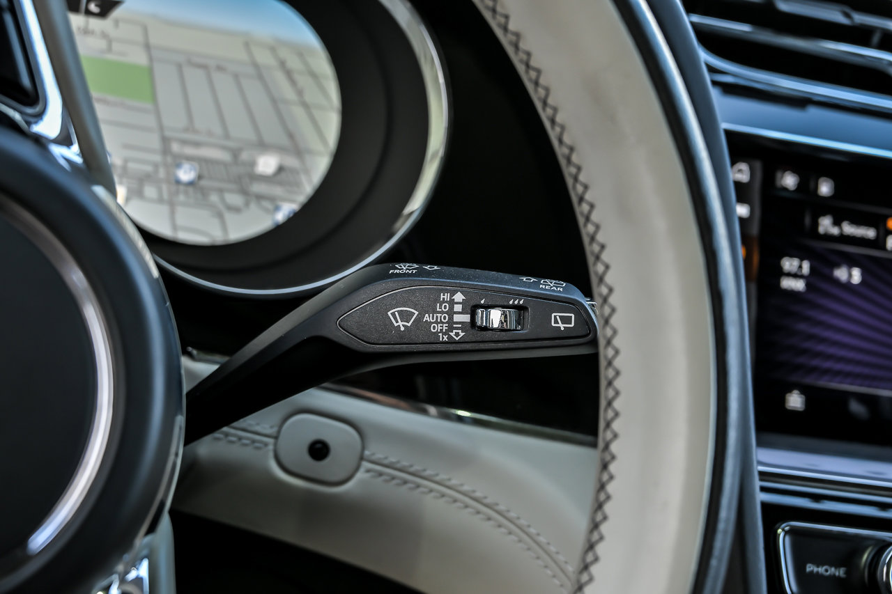 Certified 2022 Bentley Bentayga AWD/4WD image 36