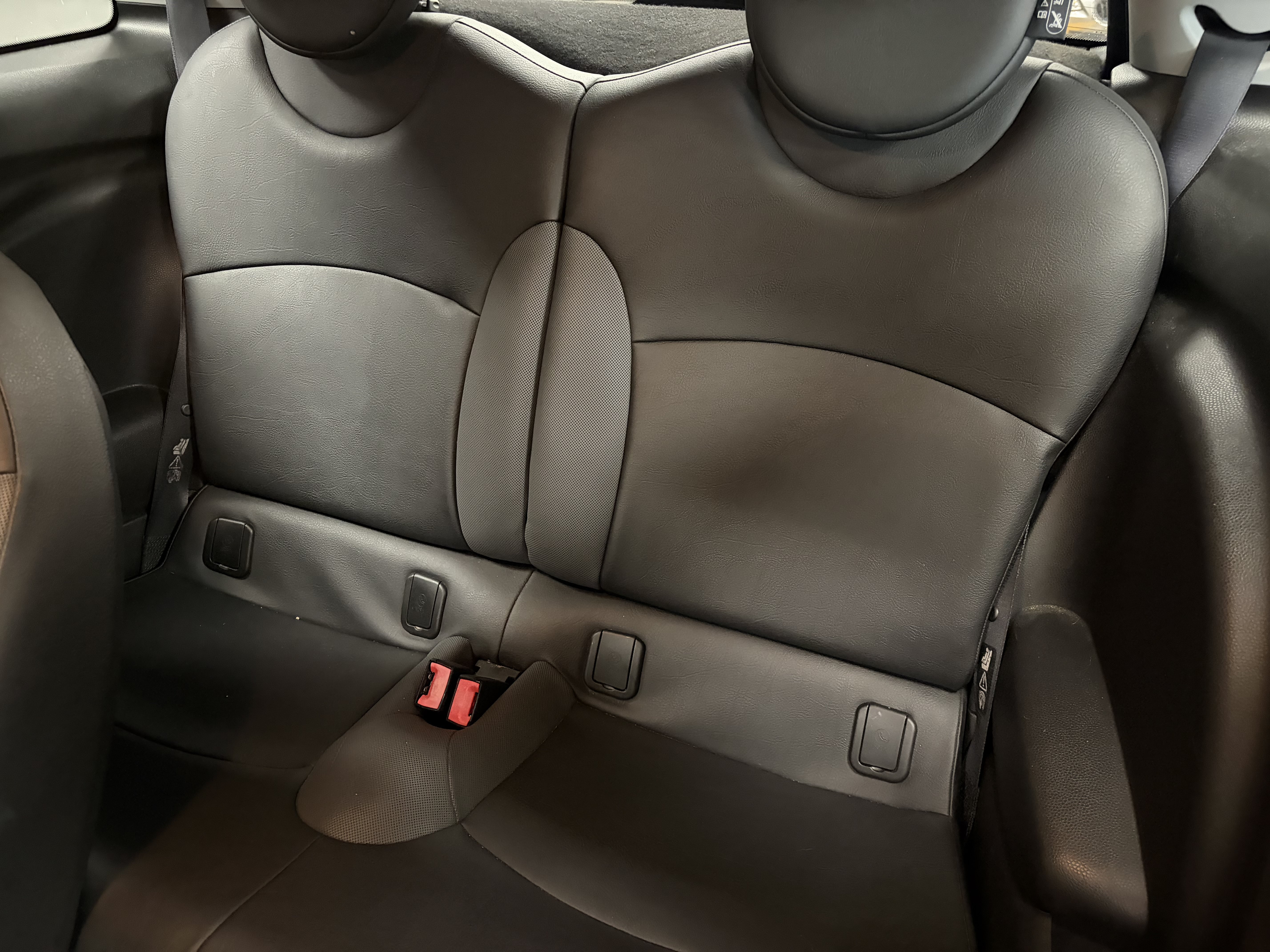 Used 2010 MINI Cooper Hardtop FWD image 13