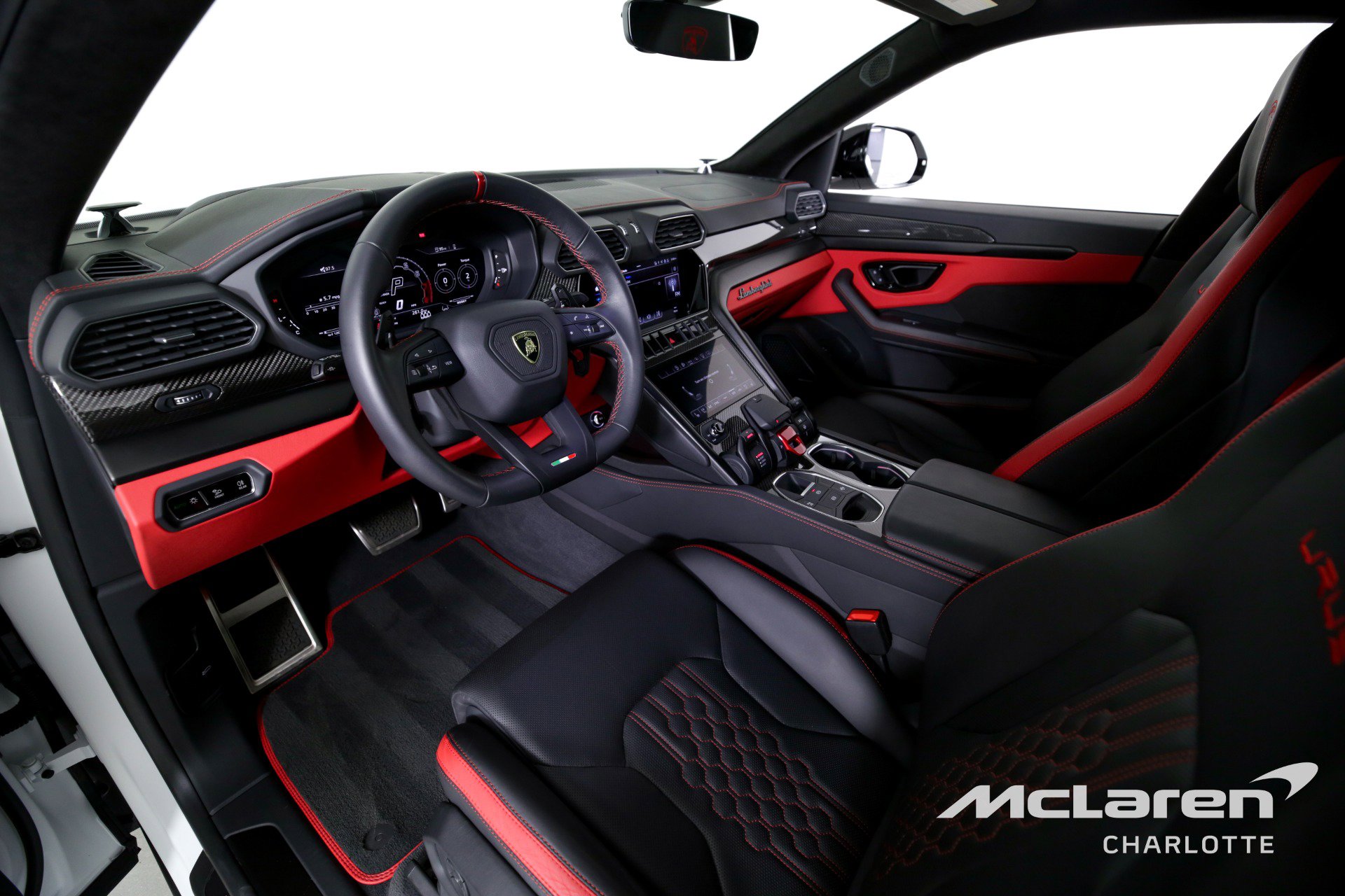 Used 2023 Lamborghini Urus S image 12