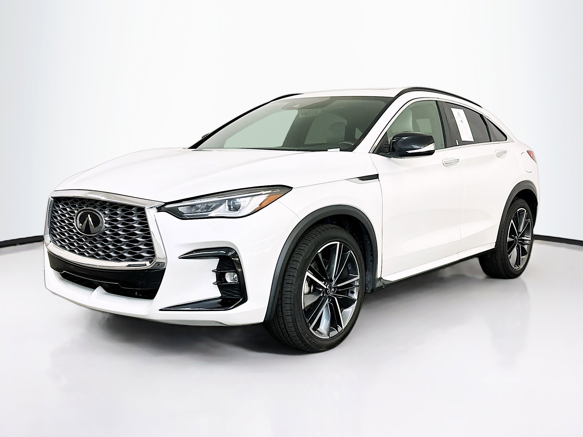 Used 2024 INFINITI QX55 Luxe image 3