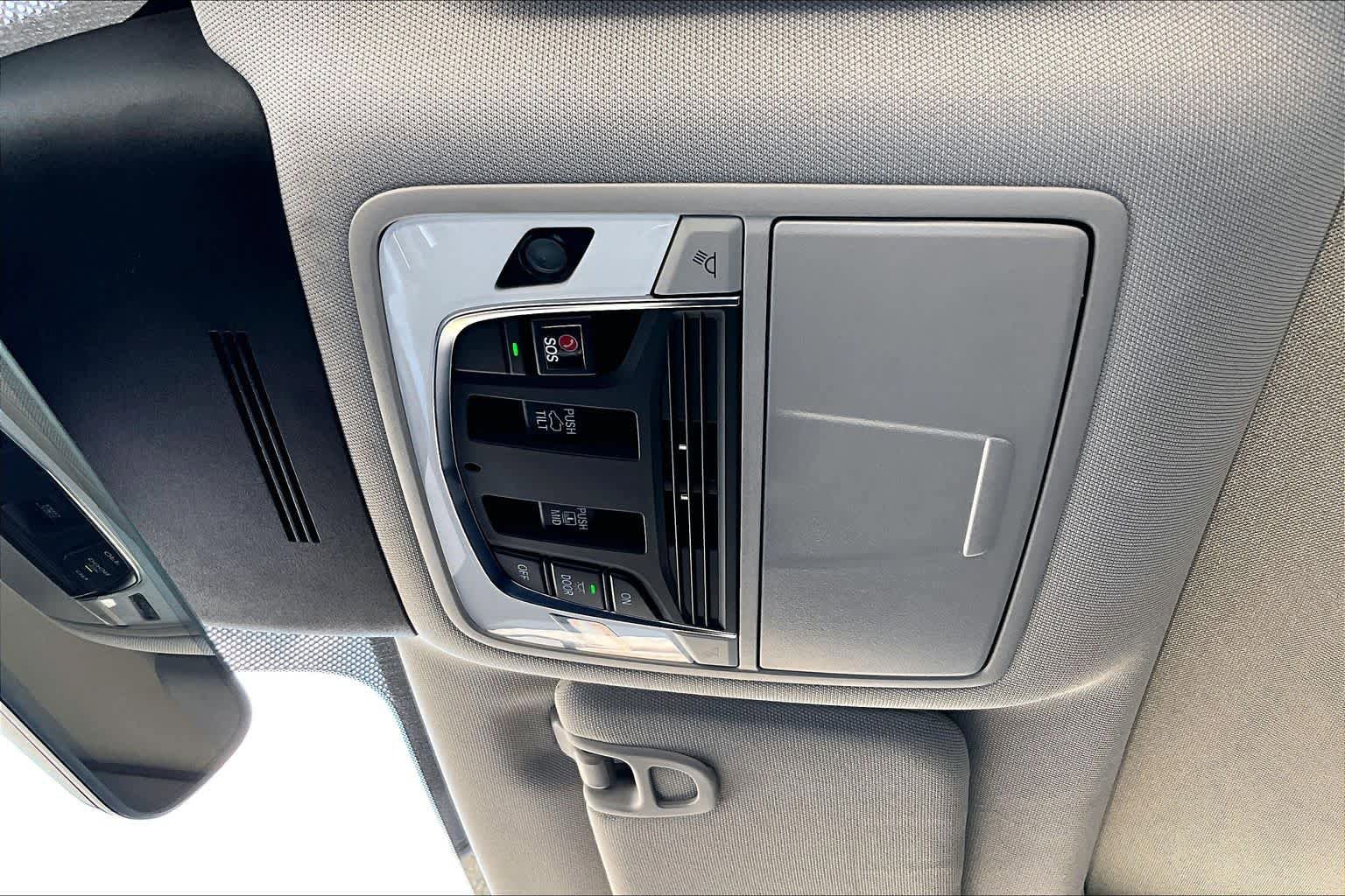 Certified 2025 Acura MDX SH-AWD image 32