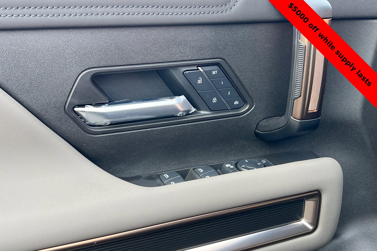 New 2025 GMC Hummer EV 2X image 9