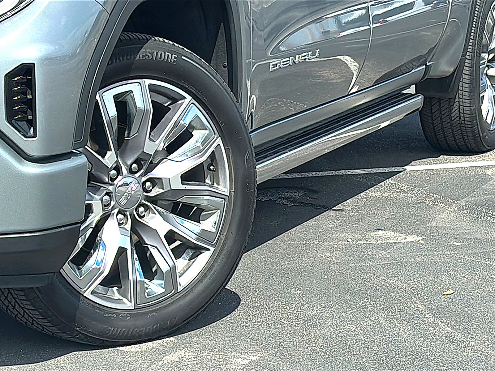 Used 2024 GMC Sierra 1500 Denali w/ Denali Reserve Package AWD/4WD image 3