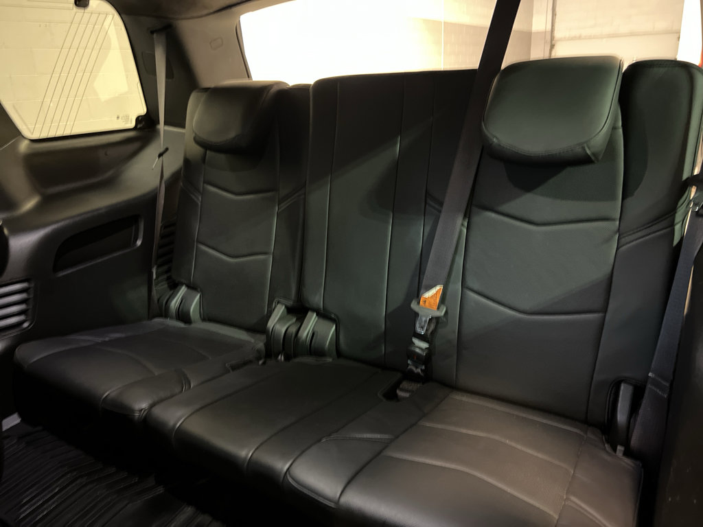 Used 2016 Cadillac Escalade Platinum AWD/4WD image 32