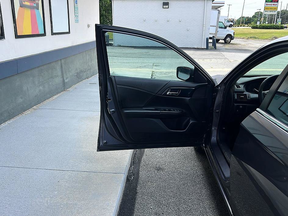 Used 2014 Honda Accord Sport image 25