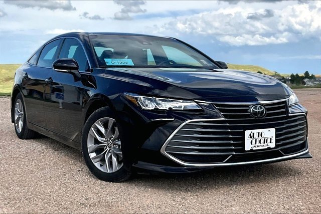 Used 2021 Toyota Avalon XLE FWD image 3