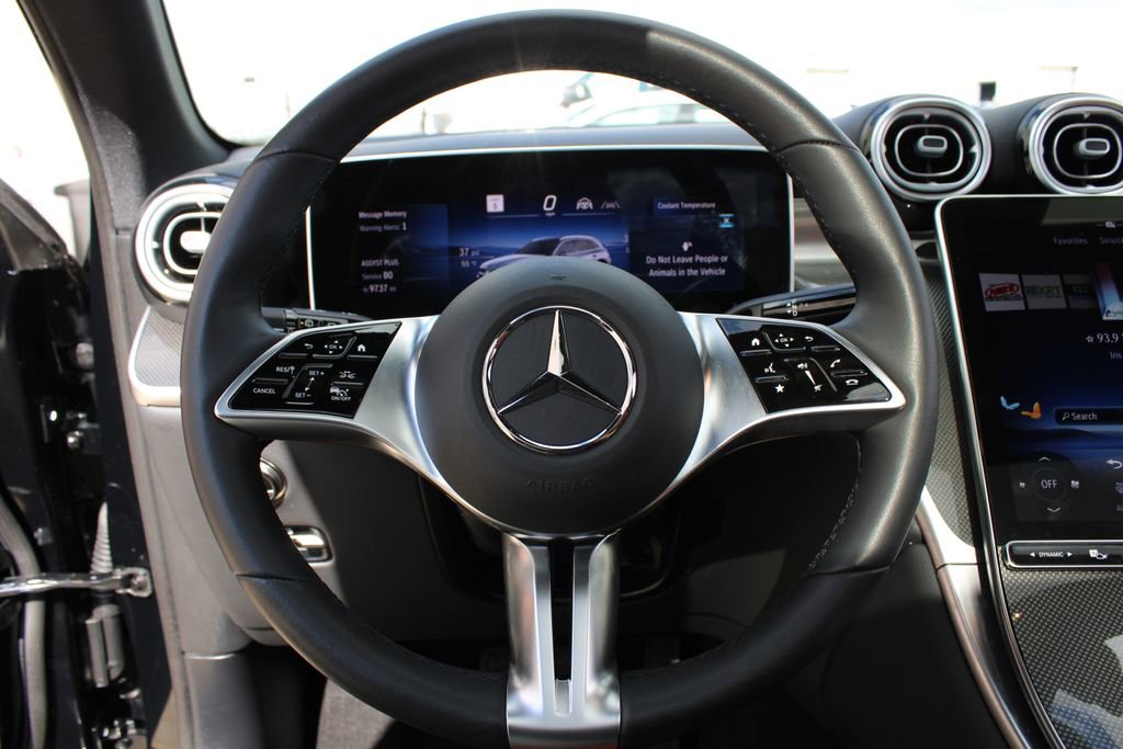 Used 2025 Mercedes-Benz GLC 300 4MATIC image 11