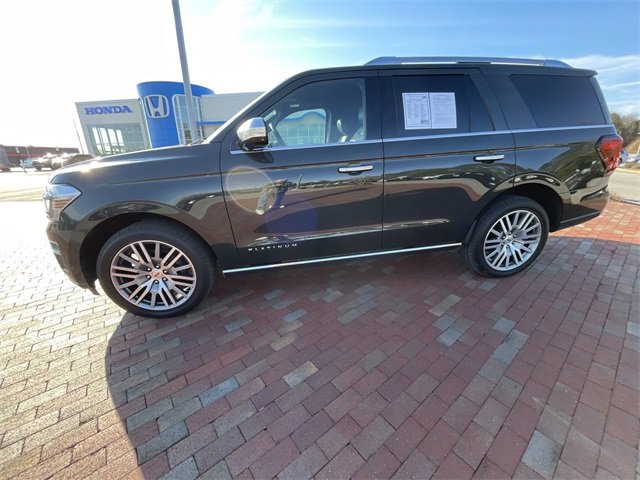 Used 2022 Ford Expedition Platinum image 12