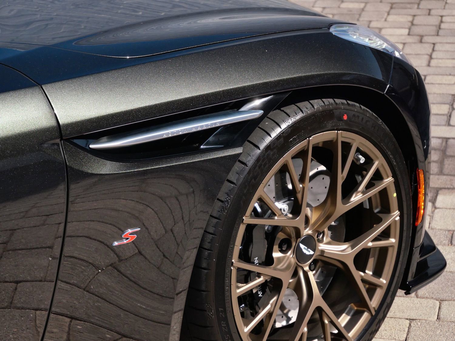 New 2026 Aston Martin DB12 Coupe RWD image 9