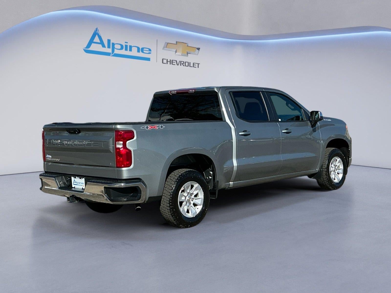 Used 2025 Chevrolet Silverado 1500 LT AWD/4WD image 5