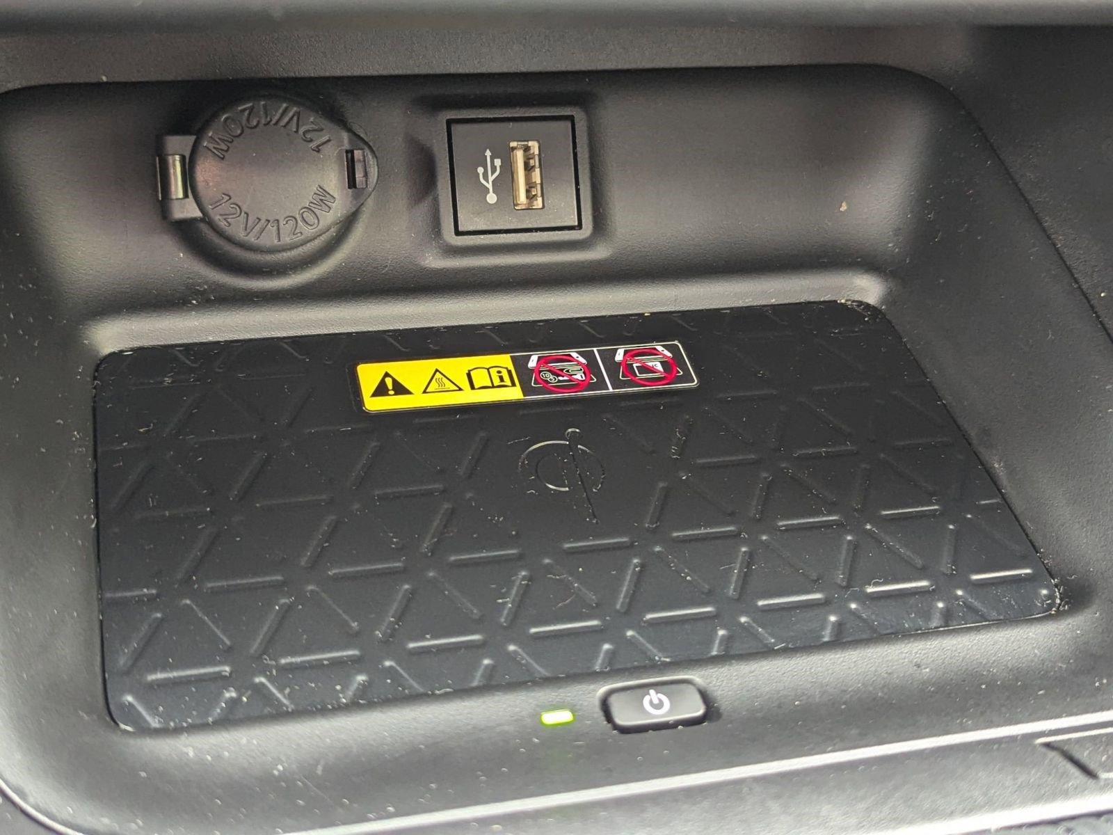 Used 2025 Toyota RAV4 XLE Premium image 21