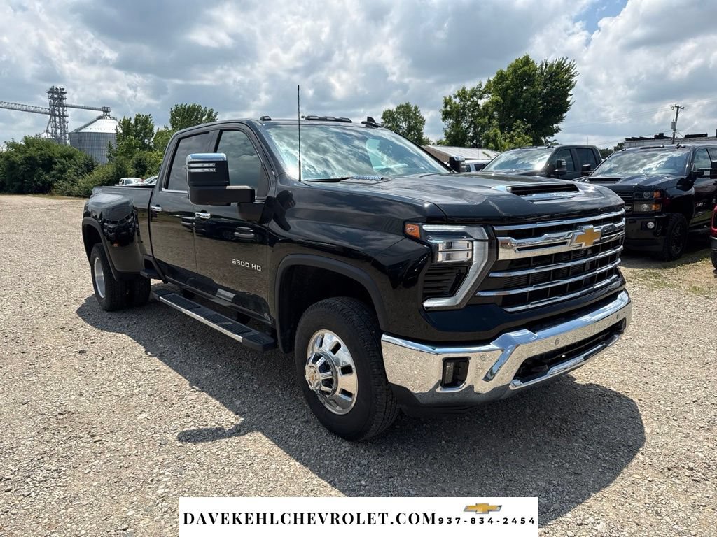 Used 2024 Chevrolet Silverado 3500 LTZ w/ LTZ Plus Package AWD/4WD image 7