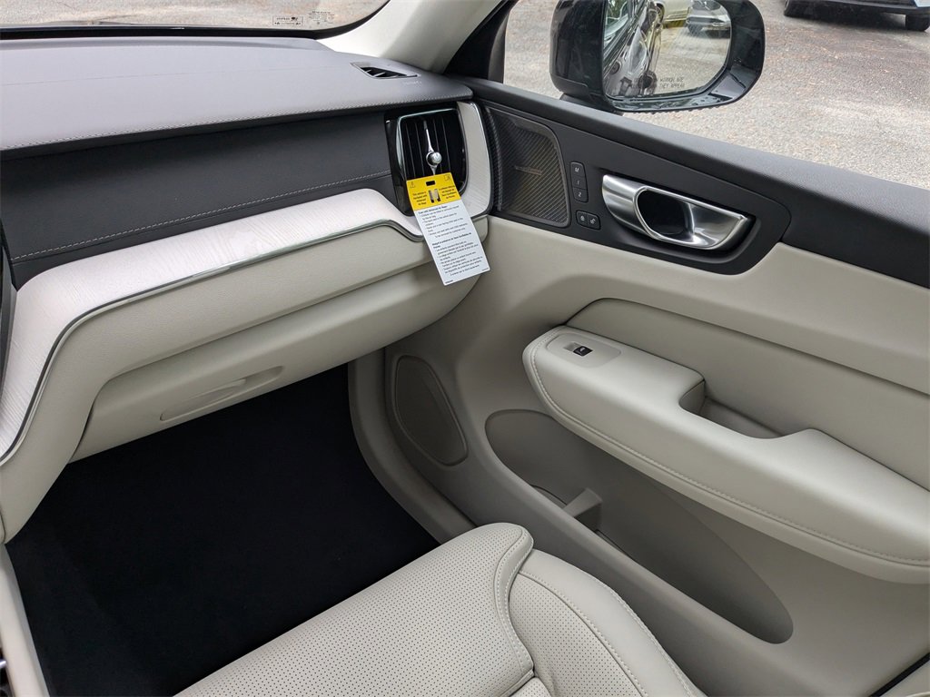 New 2026 Volvo XC60 T8 Ultra w/ Protection Package Premier image 18