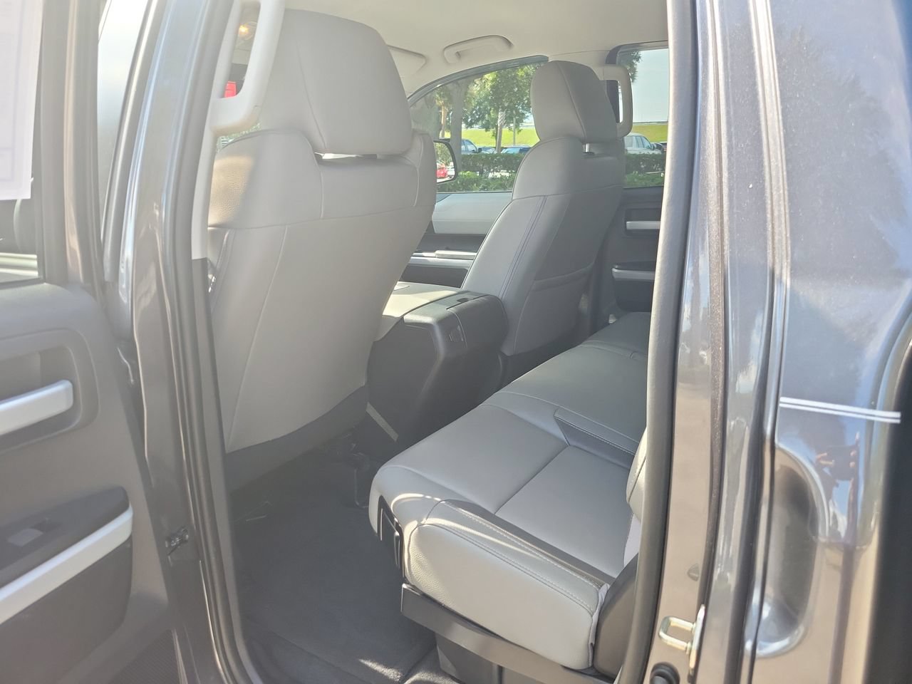 Used 2020 Toyota Tundra Limited w/ Limited Premium Package RWD image 8
