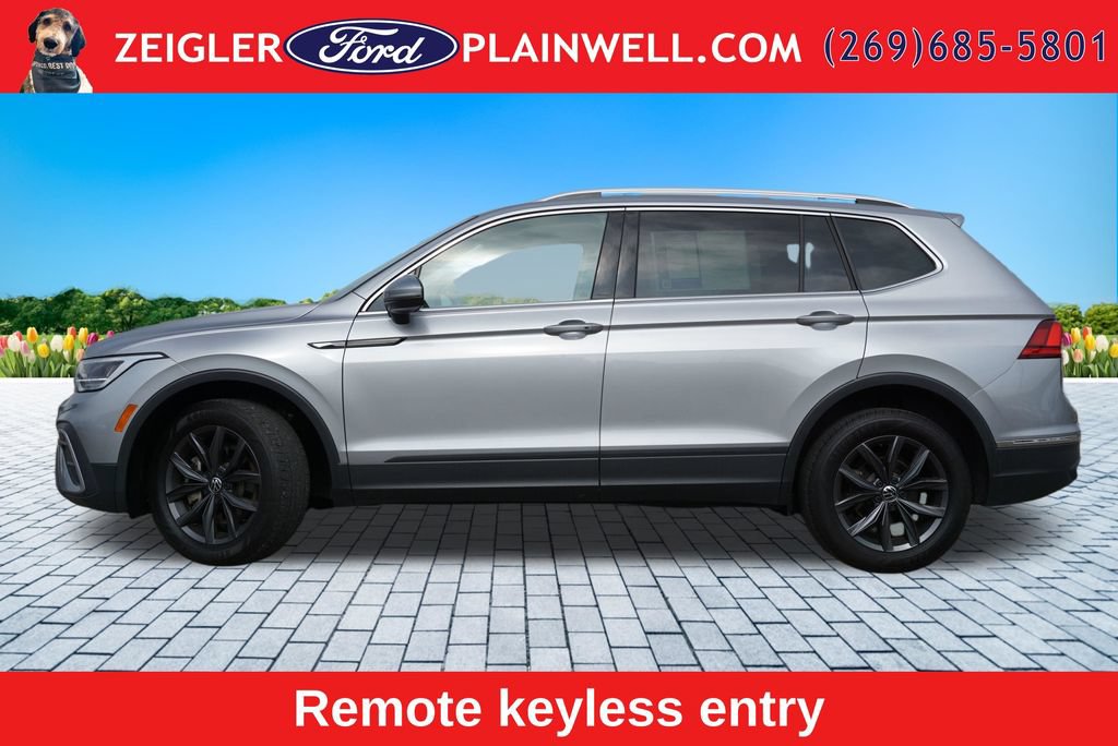 Used 2023 Volkswagen Tiguan SE AWD/4WD image 2