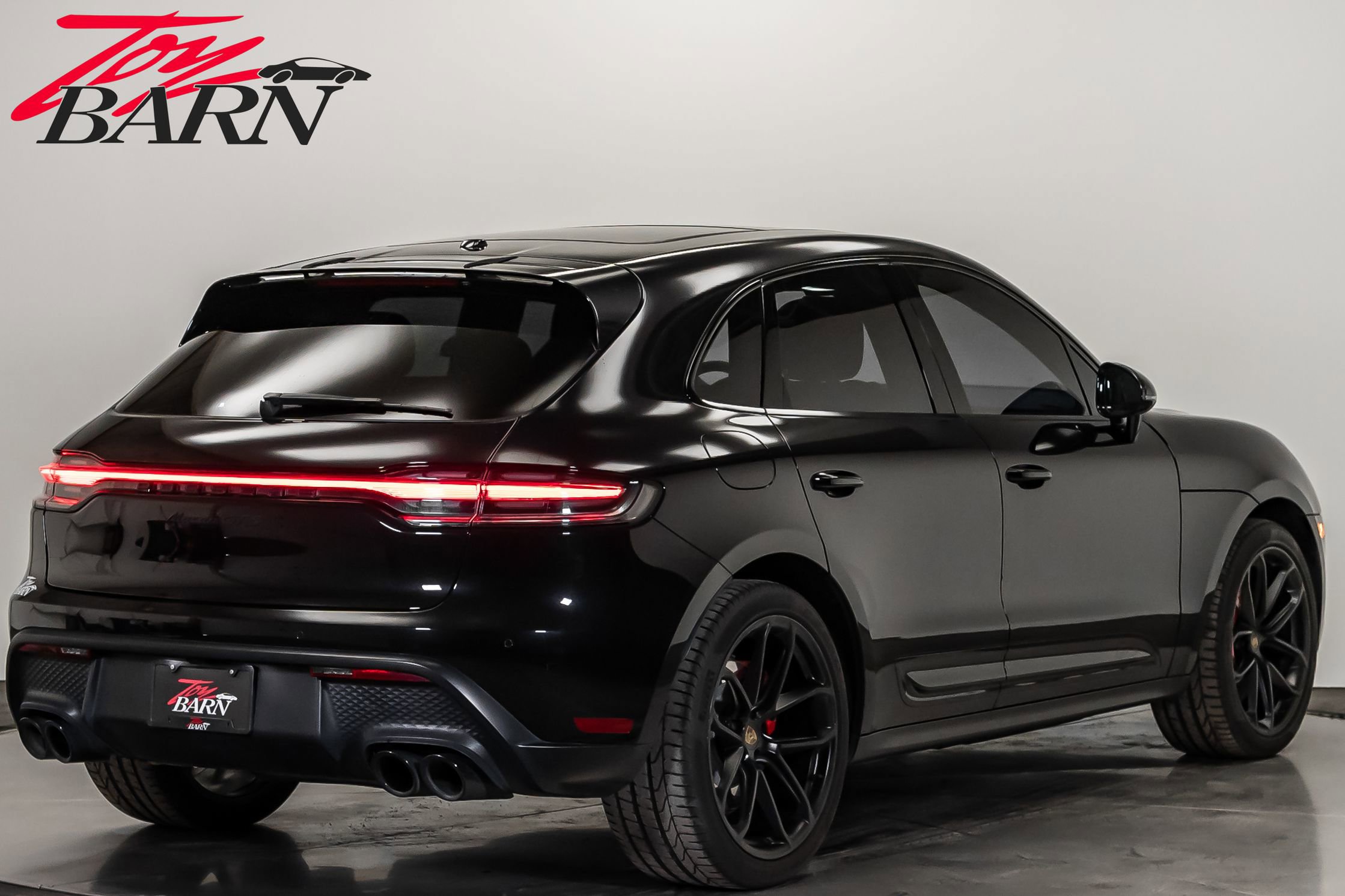 Used 2023 Porsche Macan GTS w/ GTS Sport Package image 5
