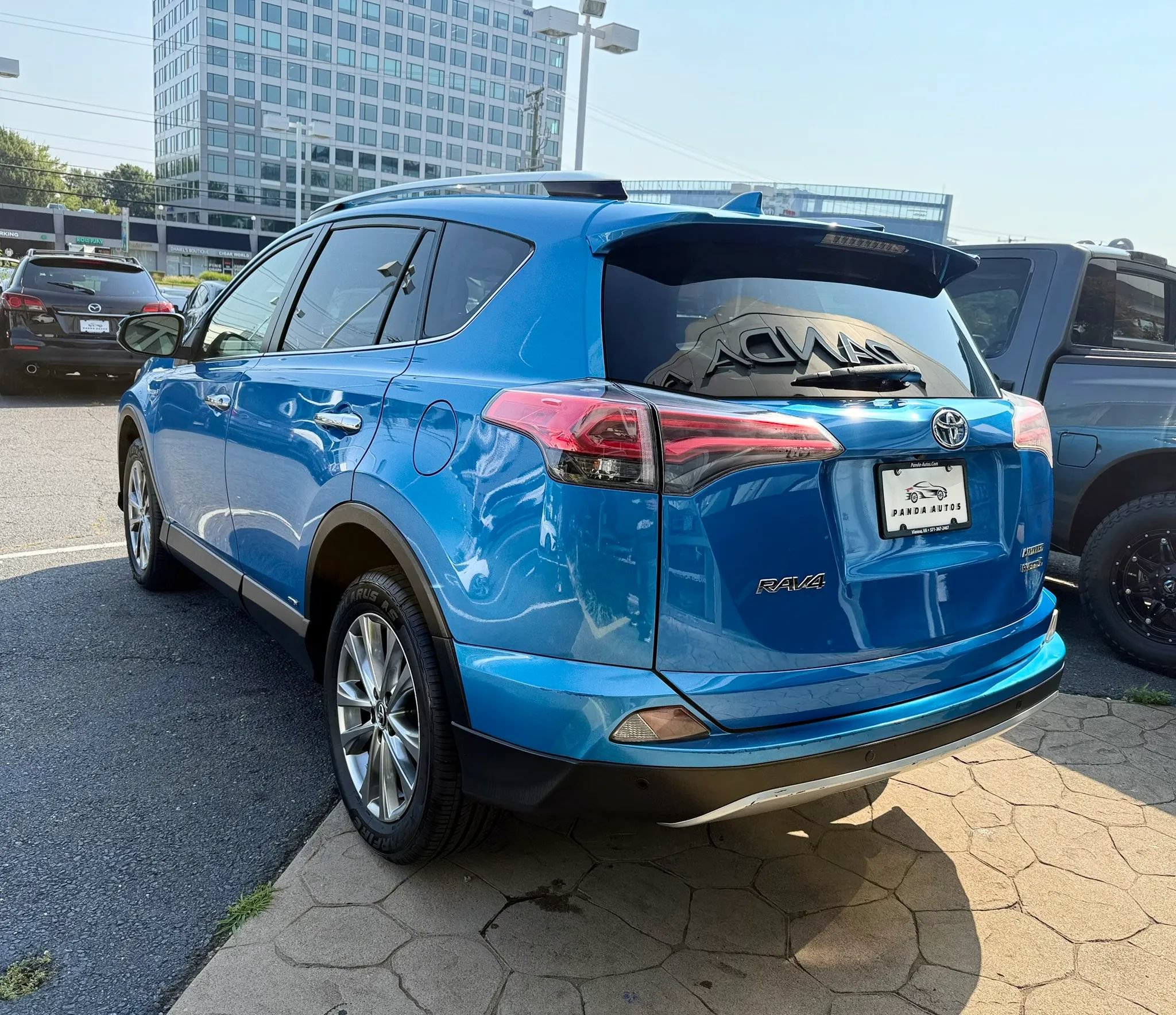 Used 2016 Toyota RAV4 Limited AWD/4WD image 5