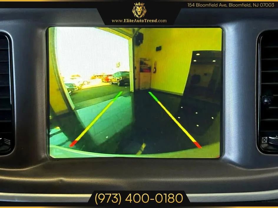 Used 2022 Dodge Charger SXT w/ Blacktop Package image 16