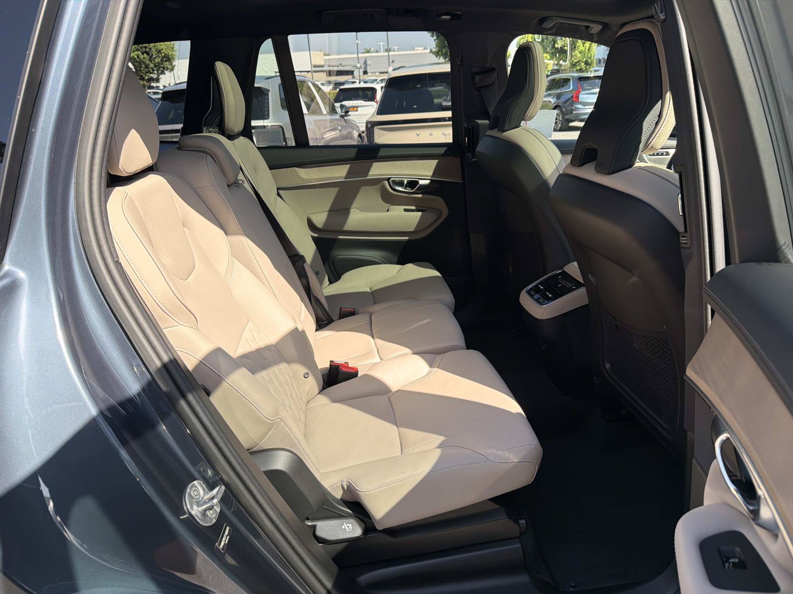 Used 2026 Volvo XC90 B6 Plus w/ Protection Package Premier AWD/4WD image 25