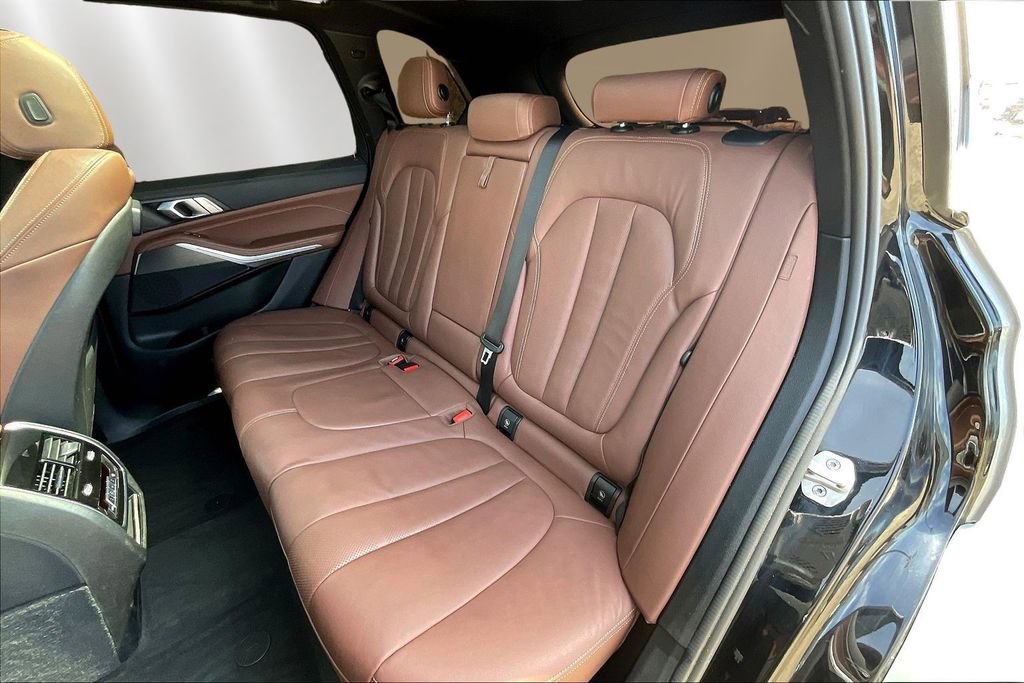 Used 2021 BMW X5 xDrive40i w/ M Sport Package image 22