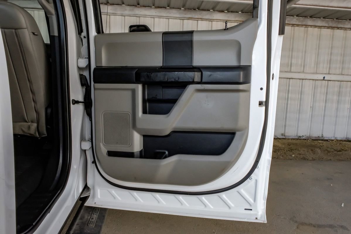 Used 2021 Ford F550 4x4 Crew Cab Super Duty w/ Power Equipment Group image 45