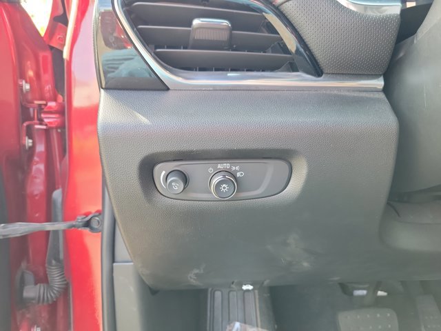 Used 2022 Chevrolet Traverse RS FWD image 21