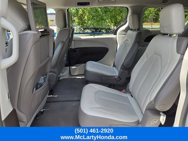 Used 2019 Chrysler Pacifica Touring-L Plus w/ Advanced Safetytec Group FWD image 11
