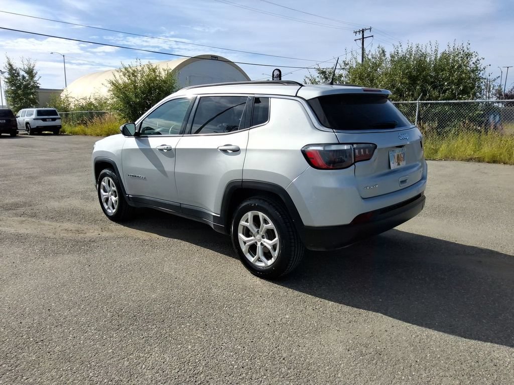 Certified 2024 Jeep Compass Latitude AWD/4WD image 6