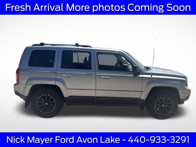 Used 2017 Jeep Patriot Sport w/ Power Value Group FWD image 3