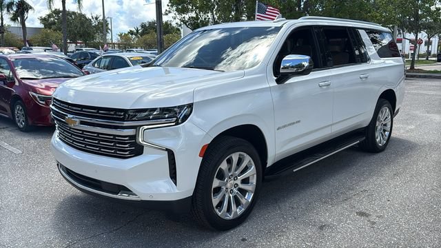 Used 2024 Chevrolet Suburban Premier RWD image 3