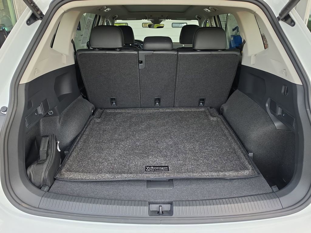 Used 2024 Volkswagen Tiguan SE AWD/4WD image 28