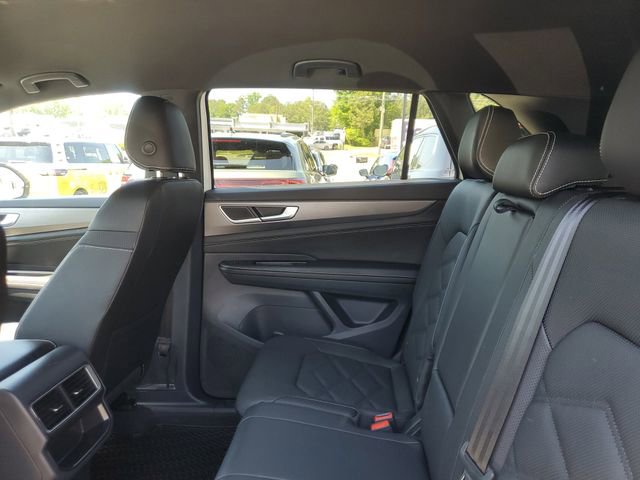 Certified 2025 Volkswagen Atlas Cross Sport SE image 10
