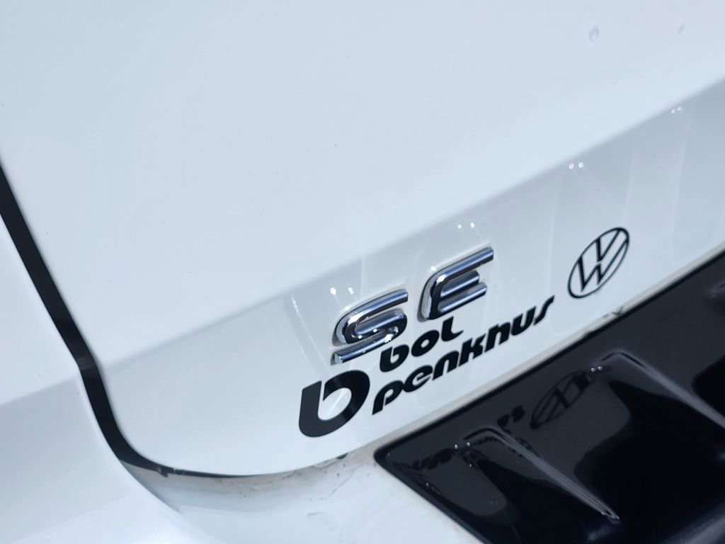 New 2025 Volkswagen Taos SE image 31