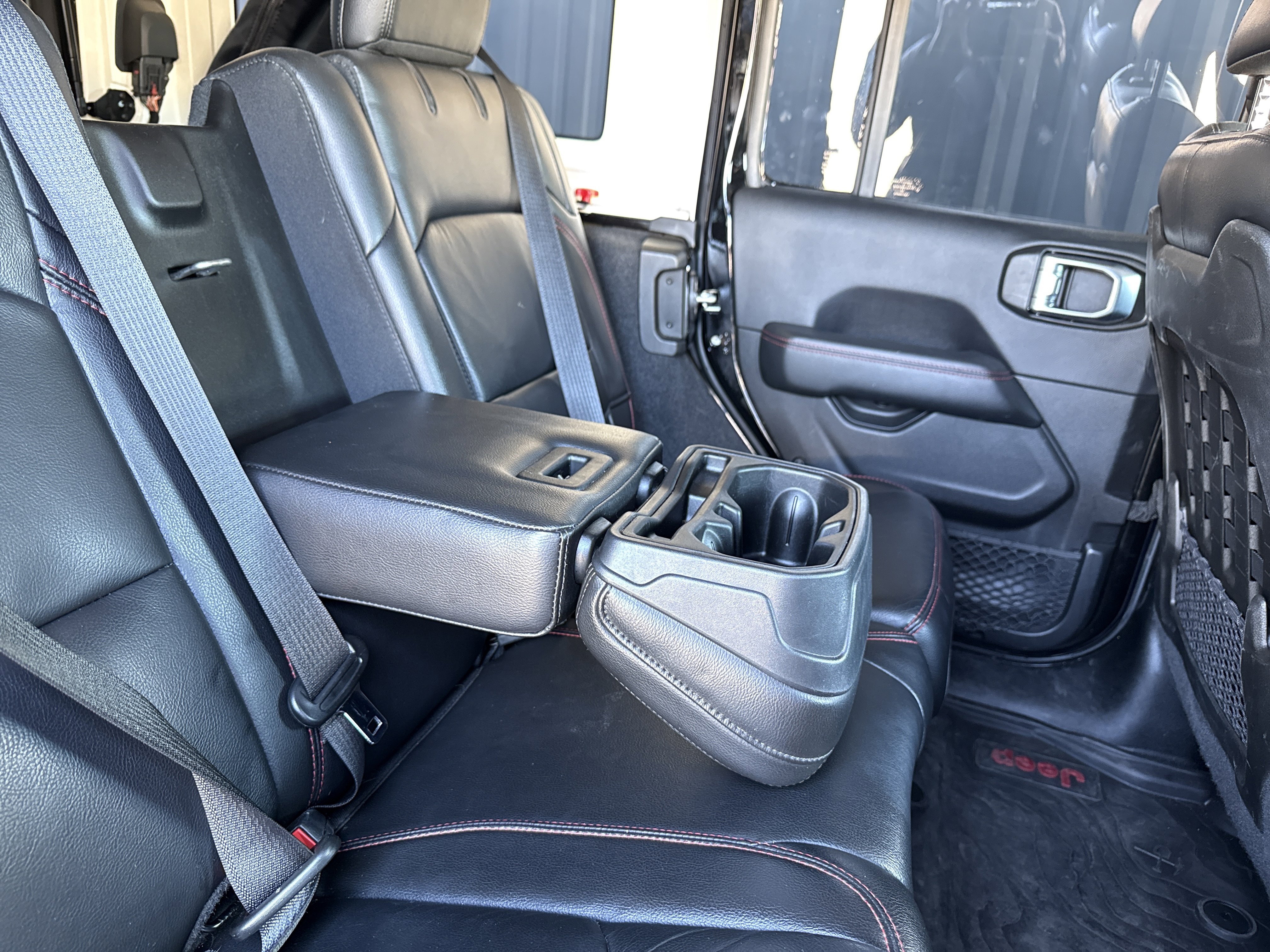 Used 2018 Jeep Wrangler Unlimited Rubicon image 52