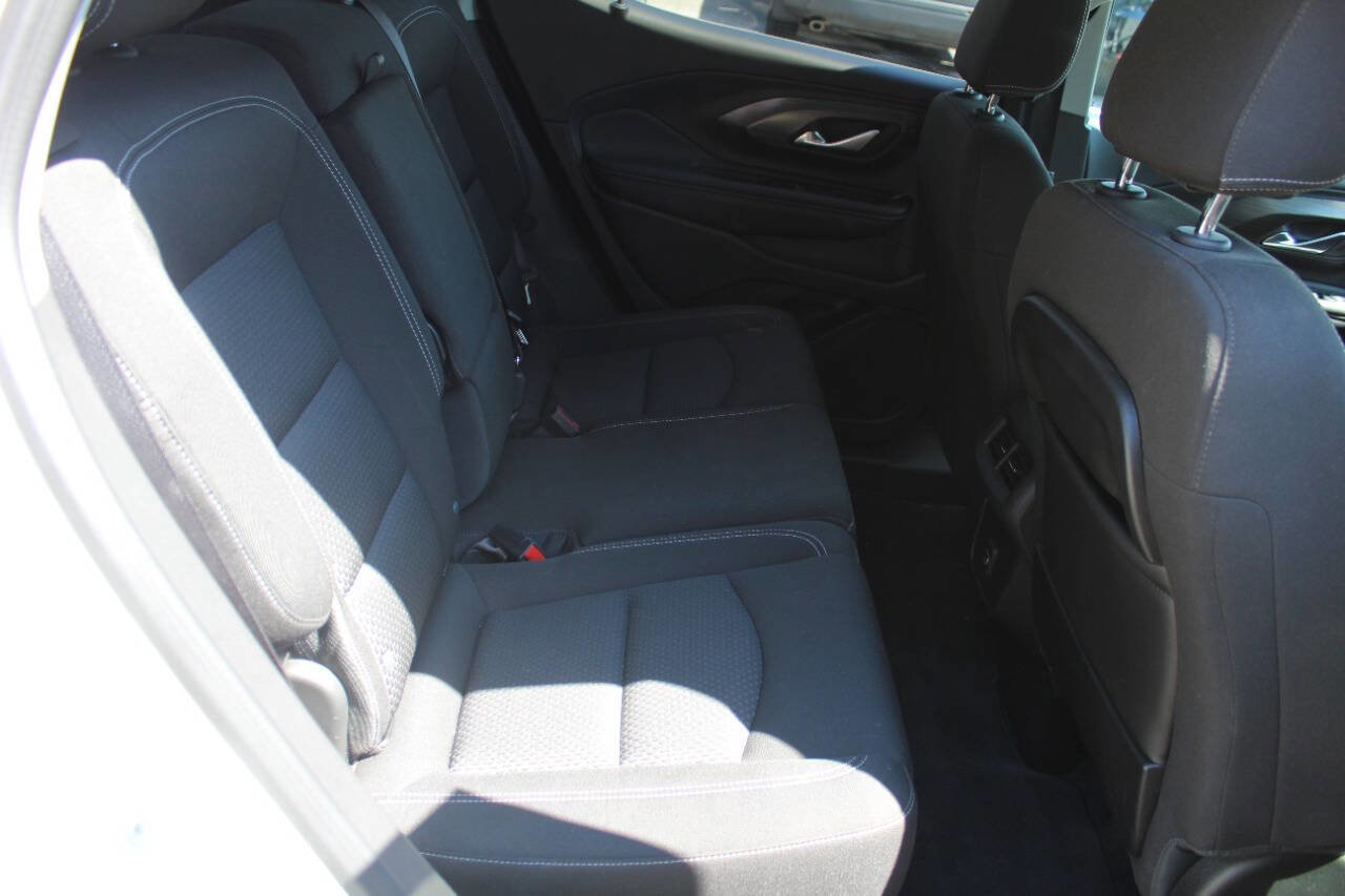Used 2024 GMC Terrain SLE AWD/4WD image 17