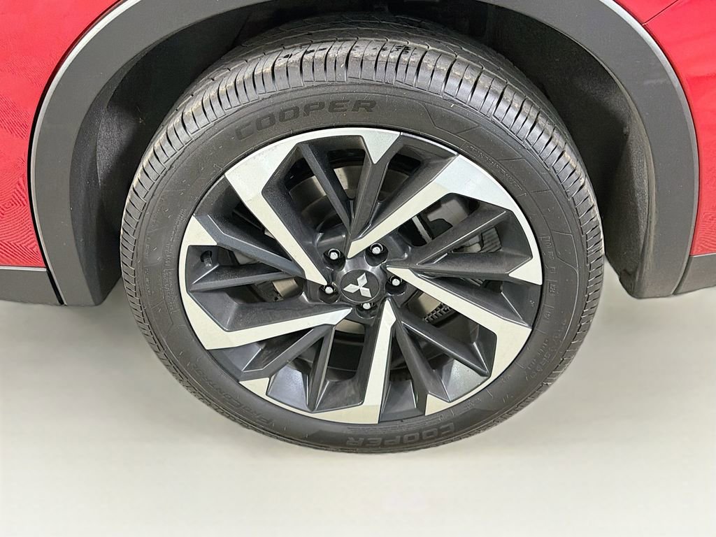 Used 2024 Mitsubishi Outlander SE Black Edition image 33