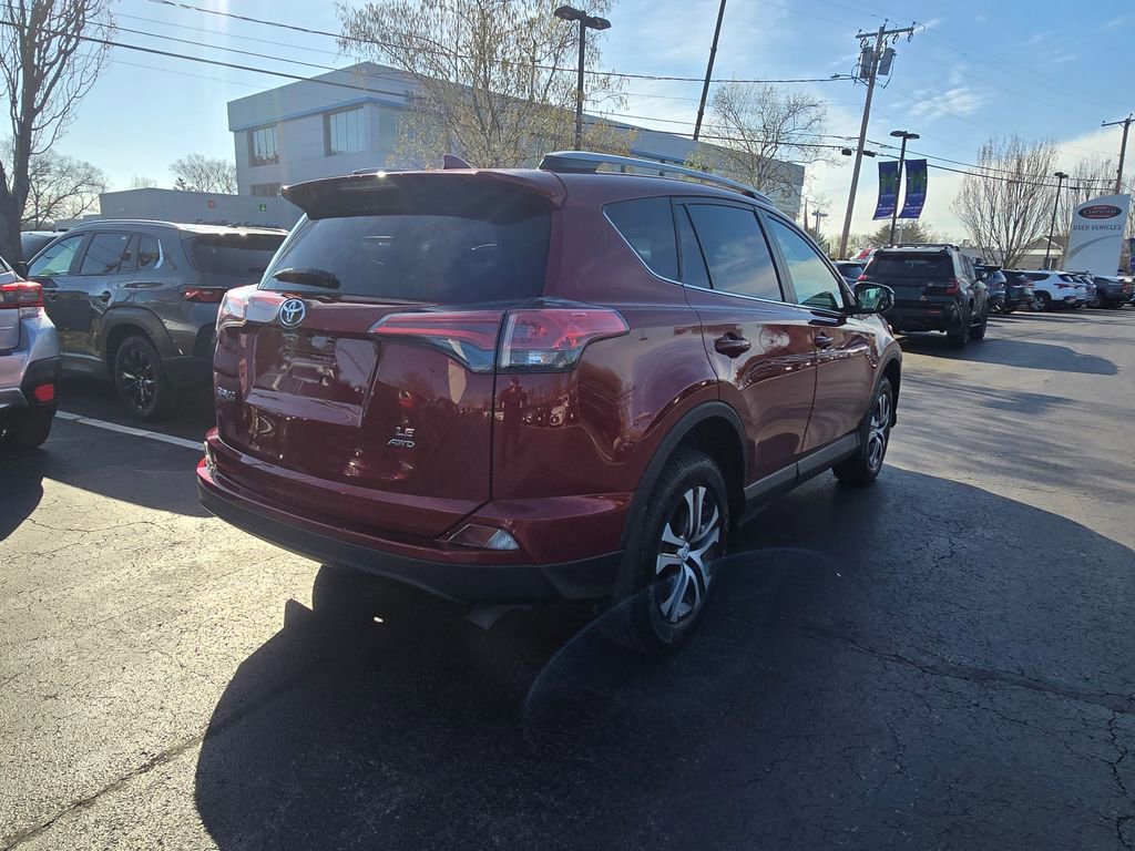 Used 2018 Toyota RAV4 LE w/ All Weather Liner Package AWD/4WD image 8