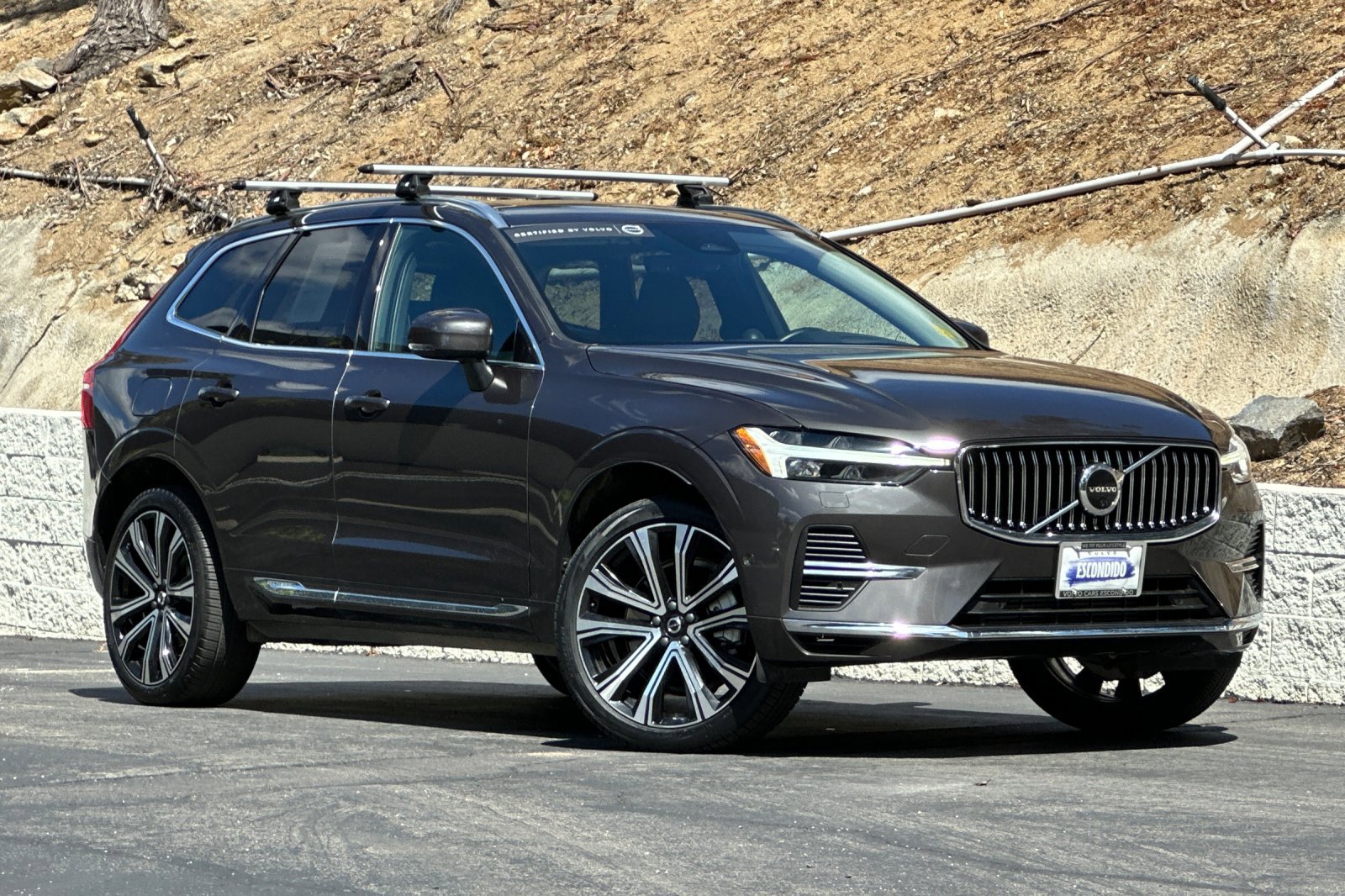 Certified 2023 Volvo XC60 T8 Ultimate AWD/4WD image 2