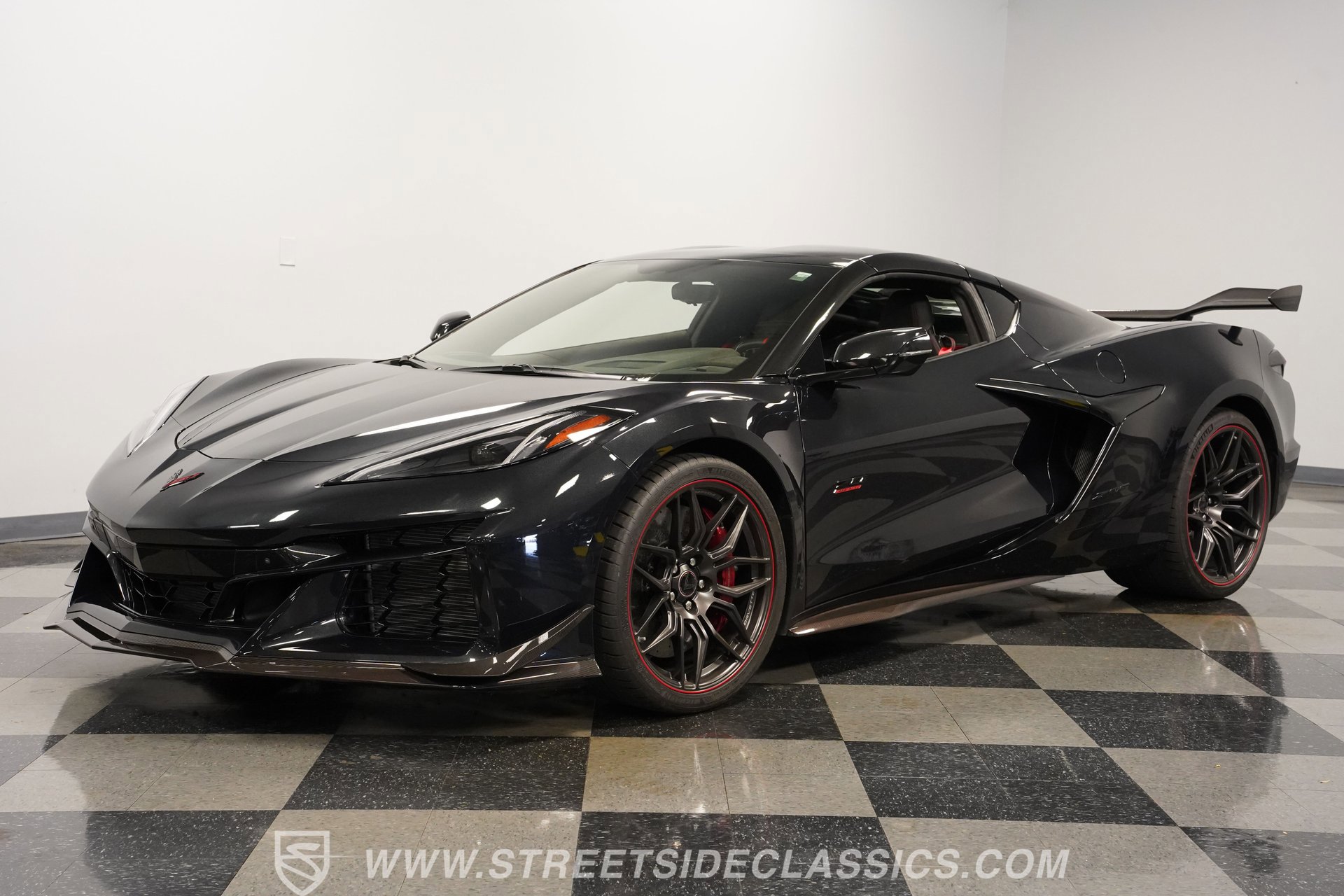 Used 2023 Chevrolet Corvette Z06 image 5
