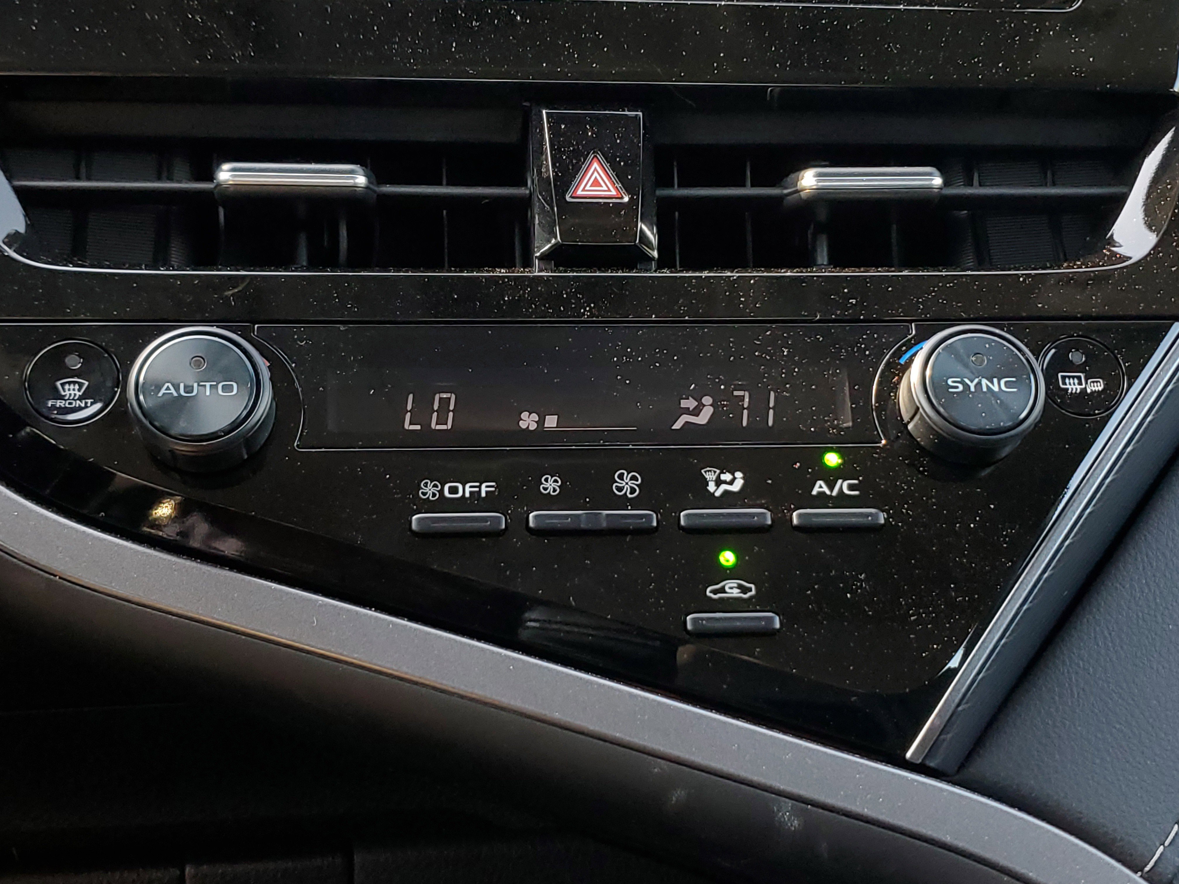 Used 2024 Toyota Camry SE image 25