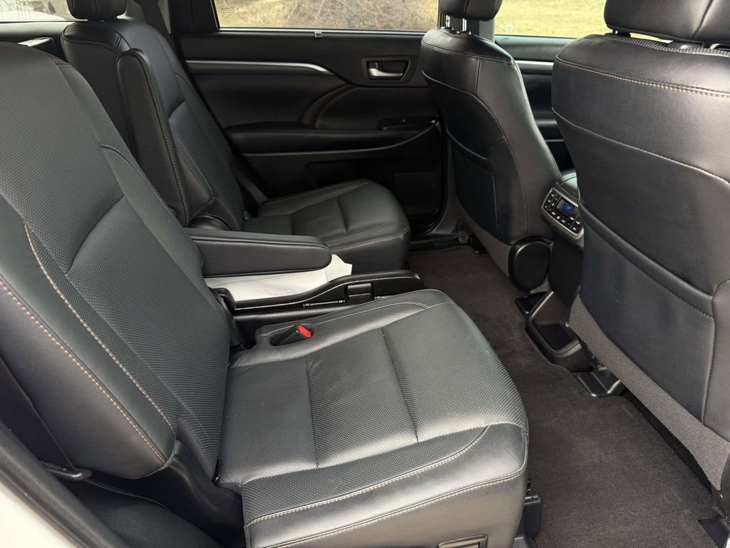 Used 2019 Toyota Highlander Limited Platinum image 36