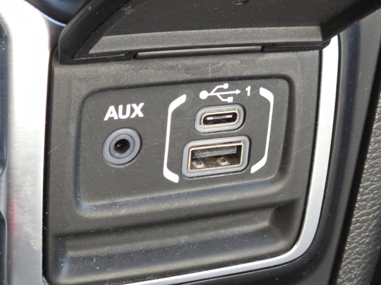 Used 2021 Jeep Gladiator Mojave w/ Dual Top Group image 10