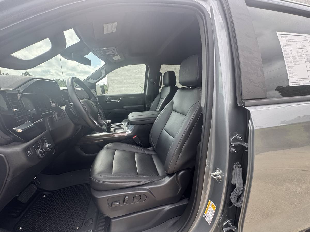 Used 2023 Chevrolet Silverado 1500 RST w/ RST All Star Premium Package AWD/4WD image 7