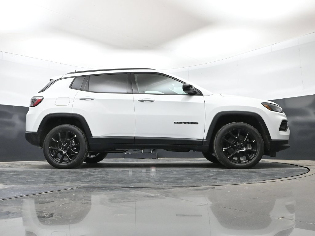 New 2026 Jeep Compass Latitude AWD/4WD image 40