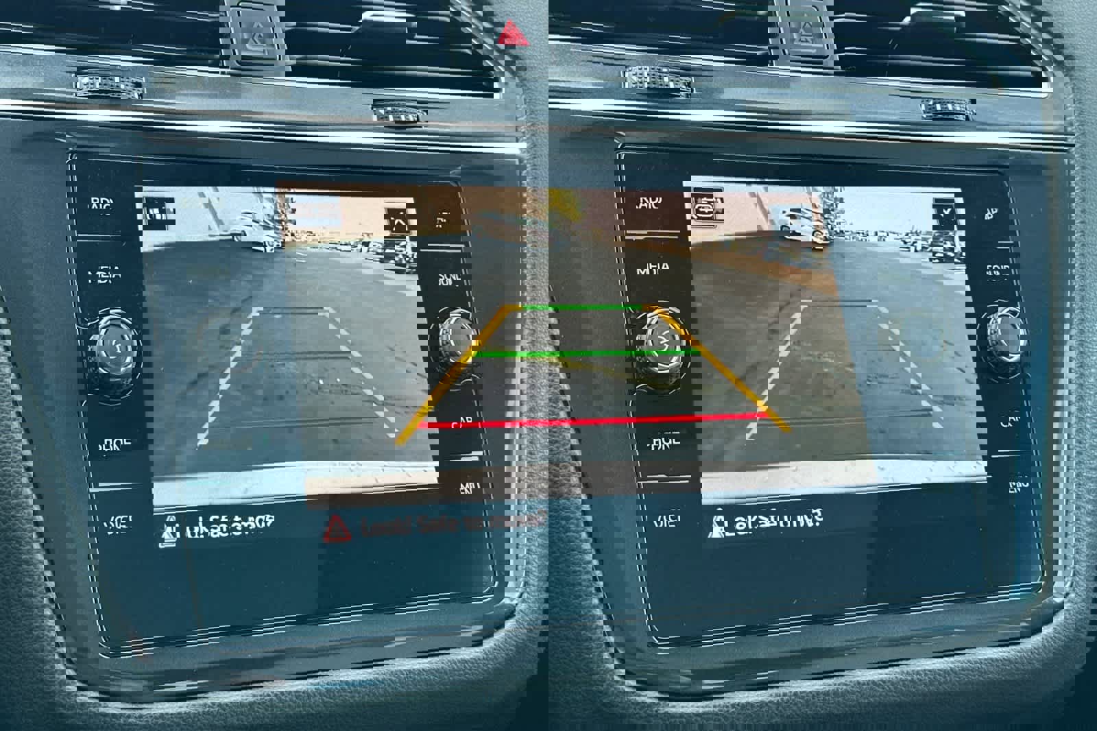 Used 2021 Volkswagen Tiguan SE w/ Panoramic Sunroof Package image 22