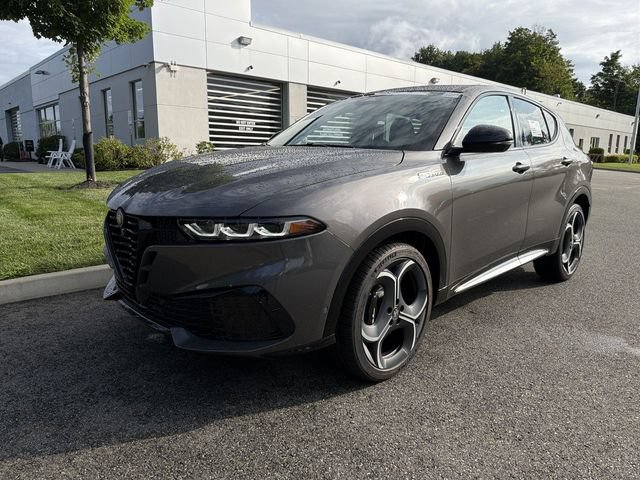 New 2026 Alfa Romeo Tonale w/ Active Assist Package AWD/4WD image 4