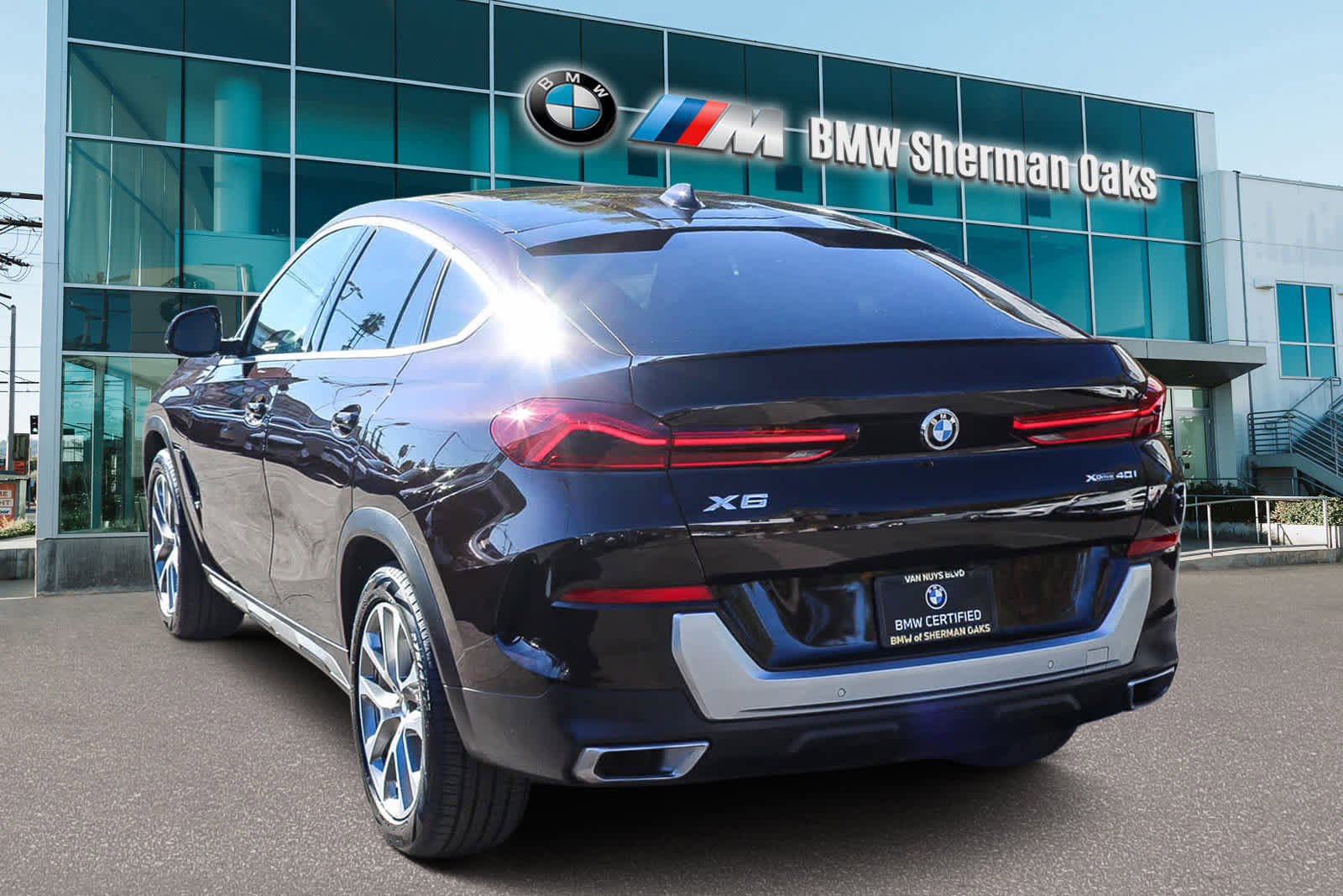 Certified 2023 BMW X6 xDrive40i image 6